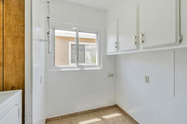 812 W Clover Road, Tracy CA: https://media.crmls.org/mediaz/53fda119-4ea5-455d-93ce-e979ebf303cf.jpg