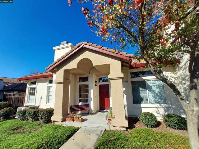 3080 Casadero Ct, Pleasanton CA: https://media.crmls.org/mediaz/53fdc26f-b0e0-4b31-be7a-061e0f81d814.jpg