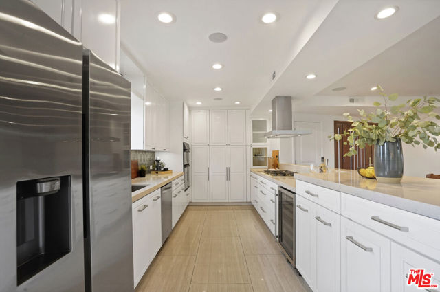 15224 Encanto Drive, Sherman Oaks CA: https://media.crmls.org/mediaz/53fe24c8-fdc5-42c4-a7ec-7c3c010a2d71.jpg