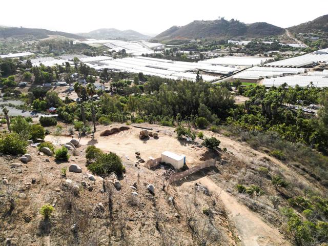 496 Camino Calafia, San Marcos CA: https://media.crmls.org/mediaz/53fec79a-e85e-4edc-bd62-5524298a7729.jpg