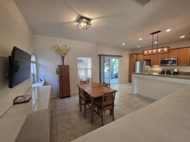 2322 Shannon Way, Palm Springs, CA 92262