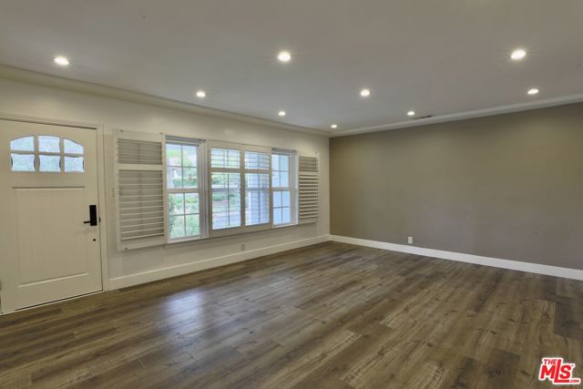 4000 Denny Avenue photo 2