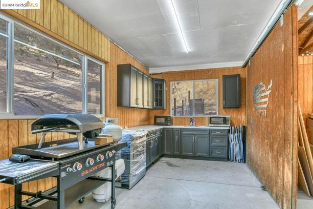 Image 41 of 51 For 16800 Marsh Creek Rd