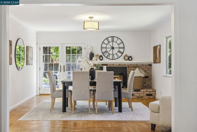 38 Oakdene Ct, Walnut Creek CA: https://media.crmls.org/mediaz/53ff5ee5-6173-4282-9221-b88aed16dfbe.jpg