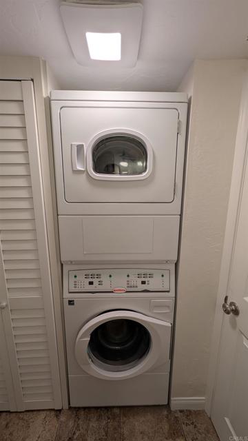 8021 Calle Fanita, Santee CA: https://media.crmls.org/mediaz/5400bd60-afd8-4034-a847-2b9c6c1504a5.jpg