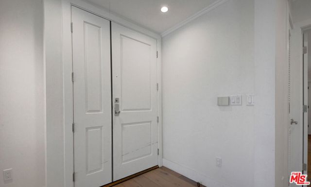 121 South Canon Drive, 201 photo 5