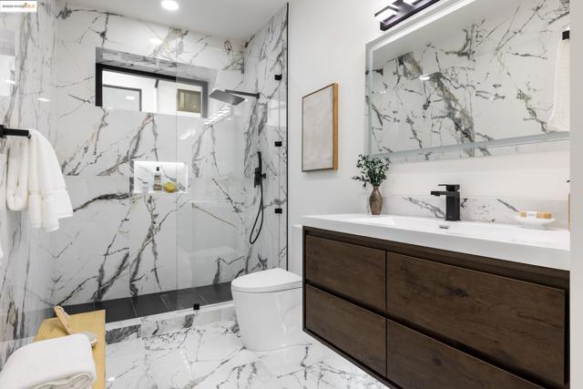 7270 Woodrow Dr, Oakland CA: https://media.crmls.org/mediaz/5401276b-5f06-470c-a878-c7d505d864b5.jpg