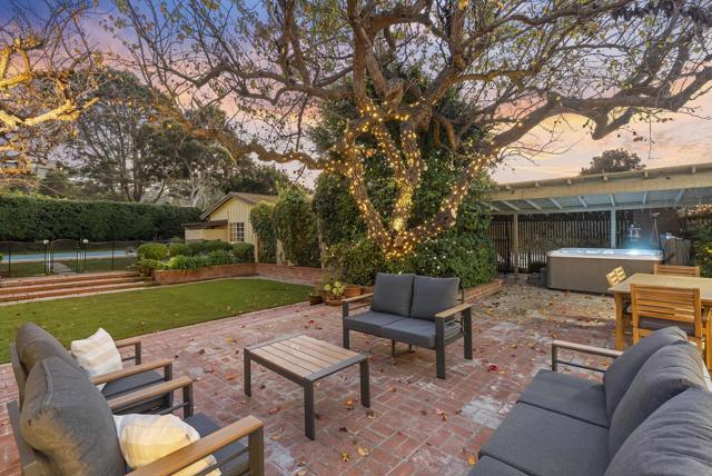 2315 Avenida De La Playa, La Jolla CA: https://media.crmls.org/mediaz/54012d5c-865a-4704-b900-89e6a494257c.jpg