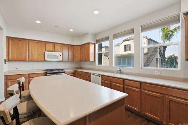 Detail Gallery Image 4 of 32 For 1504 Mirabelle Ln, Santee,  CA 92071 - 3 Beds | 3/1 Baths