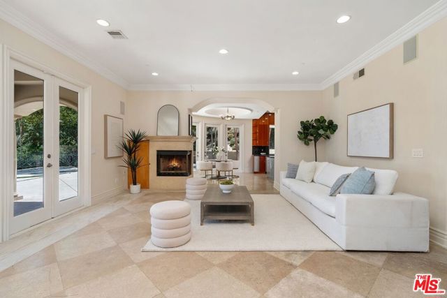 16980 Escalon Drive, Encino CA: https://media.crmls.org/mediaz/54040e56-75f6-4d92-8847-2d2ec352c802.jpg