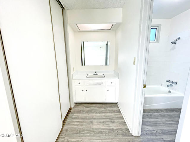 2306 Madrone Street, Simi Valley CA: https://media.crmls.org/mediaz/54043d86-9d02-4e72-9cae-73d2ce677dd3.jpg
