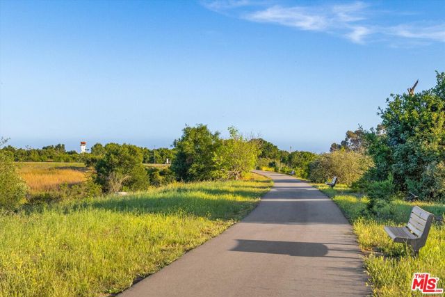6591 Camino Venturoso, Goleta CA: https://media.crmls.org/mediaz/54048f5d-a976-4a06-87e9-0ad6457e2085.jpg