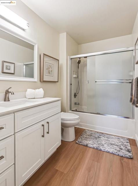 227 Marina Lakes Dr, Richmond CA: https://media.crmls.org/mediaz/540492c8-2e02-496e-a2fe-15fafd96bf0c.jpg