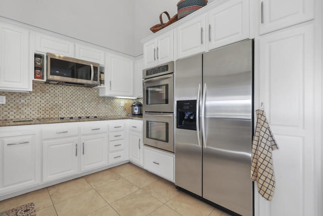 209 Bouquet Canyon Drive, Palm Desert, CA 92211
