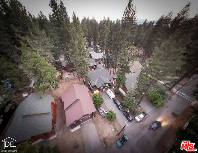8732 Rainbow Avenue, Kings Beach CA: https://media.crmls.org/mediaz/54056ba4-f86b-441b-967b-353370d09443.jpg