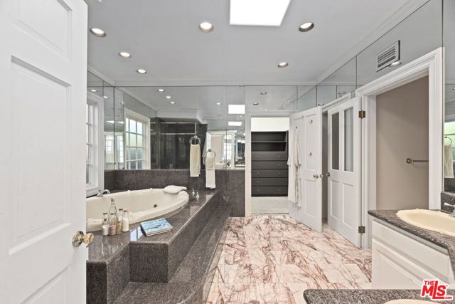 14330 Mulholland Drive, Los Angeles CA: https://media.crmls.org/mediaz/5406e429-eaac-4745-a764-18bf8eaa79c2.jpg