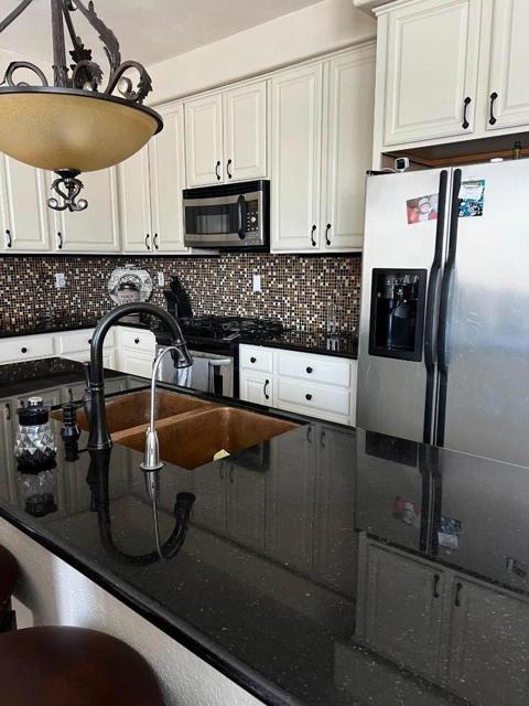 13 Kearsti Court, Oakley CA: https://media.crmls.org/mediaz/54070448-a436-401c-8b44-06cced1bf8f3.jpg