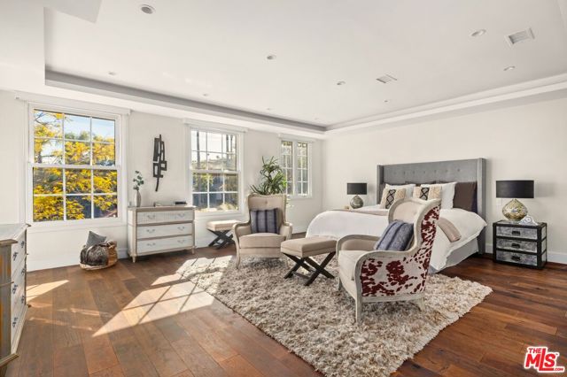 12320 Ridge Circle, Los Angeles CA: https://media.crmls.org/mediaz/5409108f-25ba-452f-9c90-addd2dd38bc2.jpg