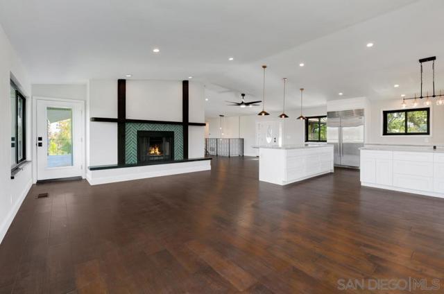 1080 Landavo Rancho Rd, Escondido CA: https://media.crmls.org/mediaz/5409513c-1220-4a99-8d1e-f95f3703404d.jpg
