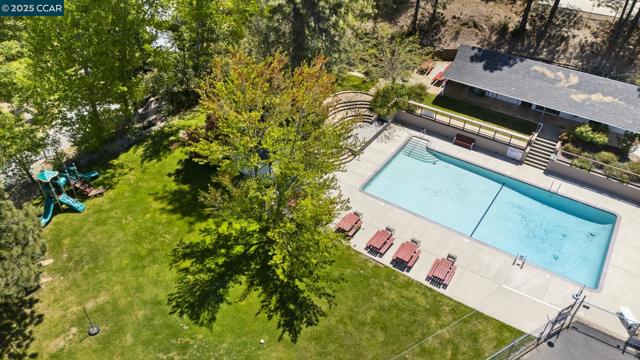 18957 Stag Circle, Tuolumne CA: https://media.crmls.org/mediaz/540a1d46-1740-4382-b27e-fce32f32fbf8.jpg