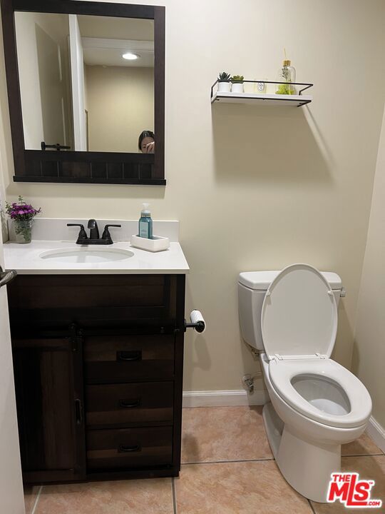 https://media.crmls.org/mediaz/540a30a4-592d-47ae-af60-b0d6d8386310.jpg?preset=X-Large