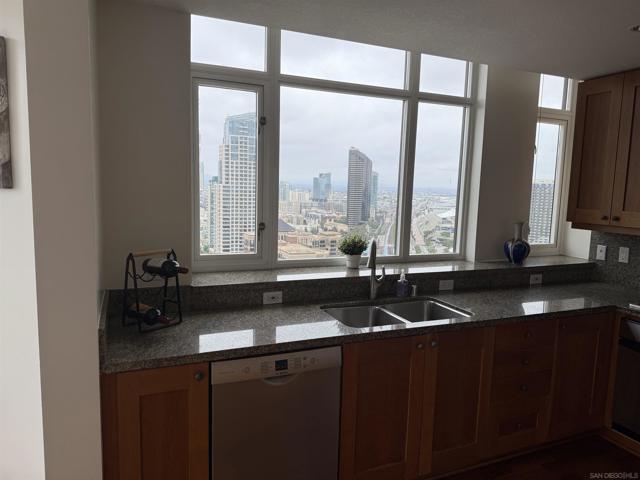 700 W Harbor, San Diego CA: https://media.crmls.org/mediaz/540ab1cb-54ee-4787-99ae-047dd2bad837.jpg