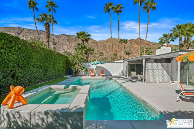 844 N Topaz Circle, Palm Springs, CA 92262