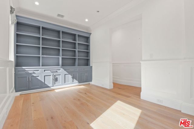 1153 S Clark Drive, Los Angeles CA: https://media.crmls.org/mediaz/540b21e6-a971-47fd-91c0-02f577b7da8d.jpg