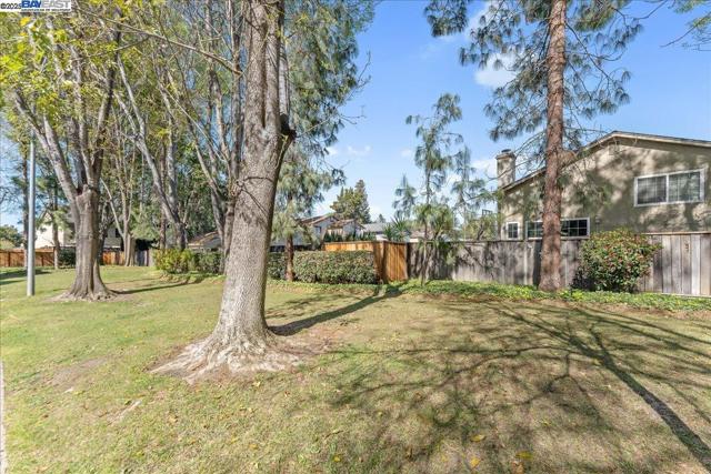 968 Huntington Terrace, Fremont CA: https://media.crmls.org/mediaz/540b6550-7c37-496f-ab90-786d200f12d4.jpg