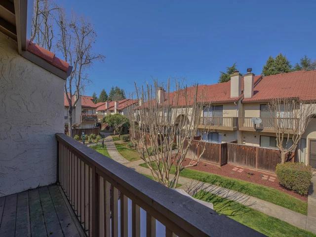 719 Gettysburg Way, Gilroy CA: https://media.crmls.org/mediaz/540b73eb-23e6-4a15-baf2-d78dffae0e20.jpg