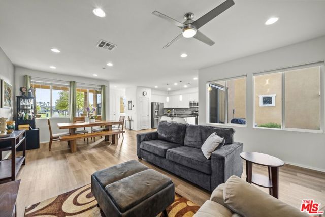 669 Seine River Way photo 8