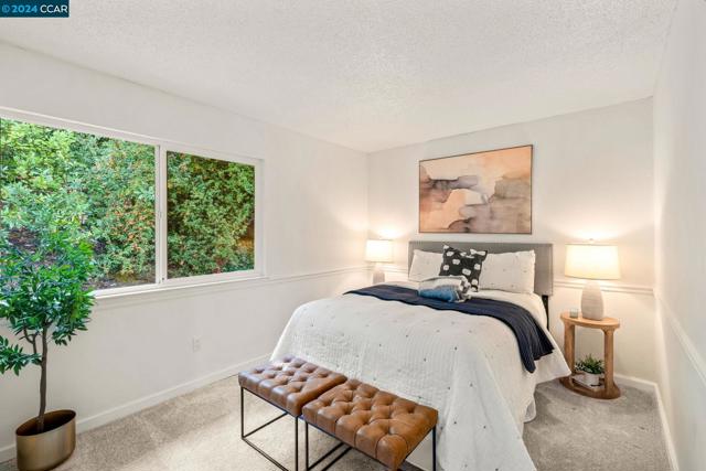 Image 21 of 40 For 11 Greyfell Pl