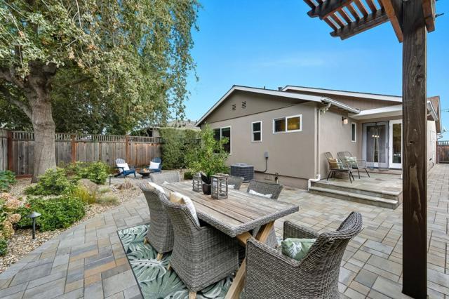 1426 Chestnut Street, San Carlos CA: https://media.crmls.org/mediaz/540c6e80-c4ee-4ebf-806e-47d885185cc7.jpg