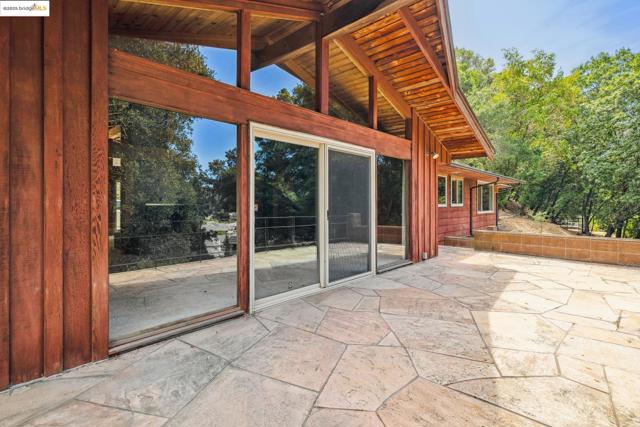 5201 Alhambra Valley Rd, Martinez CA: https://media.crmls.org/mediaz/540c7adc-a028-4ef7-b482-a9ee088d1aef.jpg