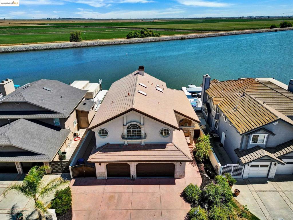 5840 Starboard Dr