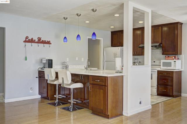 5106 Cabrillo Pt, Discovery Bay CA: https://media.crmls.org/mediaz/540d1984-98c1-4825-af22-89cdd4621b97.jpg