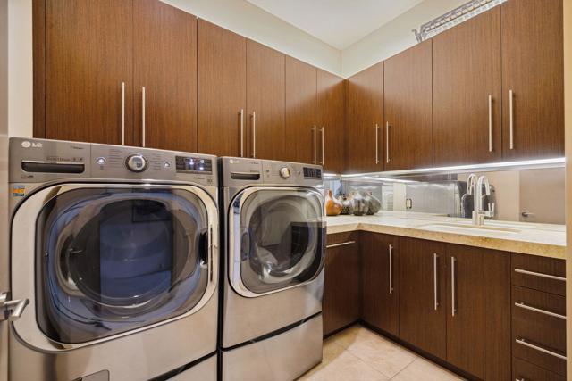 50741 Desert Arroyo Trail, Indian Wells CA: https://media.crmls.org/mediaz/540d35c8-dfe4-4e2e-a017-e2f111c381b2.jpg