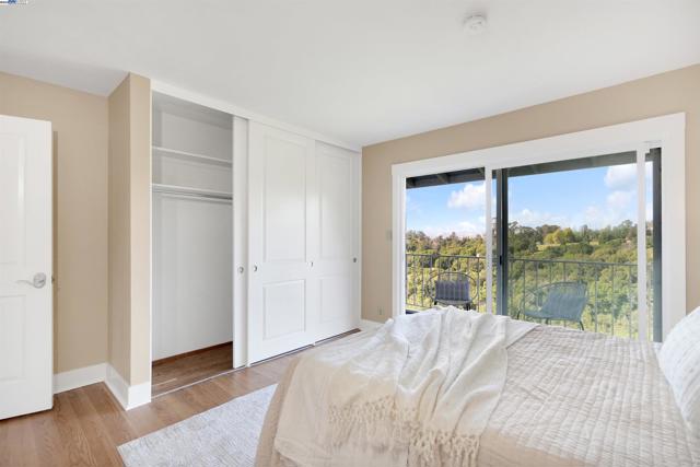 3218 Oakes Dr, Hayward CA: https://media.crmls.org/mediaz/540d6c18-03e0-400a-b66c-596e855f33ef.jpg