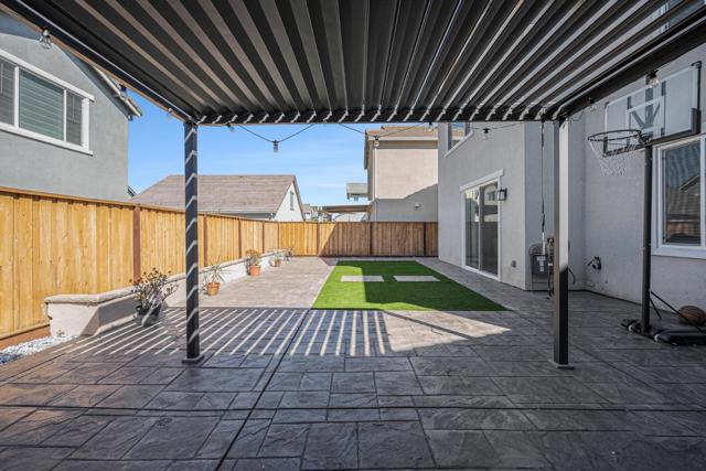 5485 Spring Mountain Lane, Antioch CA: https://media.crmls.org/mediaz/540d9087-f4d3-4089-b1cc-943dd542668d.jpg