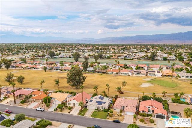 76954 Florida Avenue, Palm Desert CA: https://media.crmls.org/mediaz/540da21c-b922-4798-b907-37f182403cba.jpg