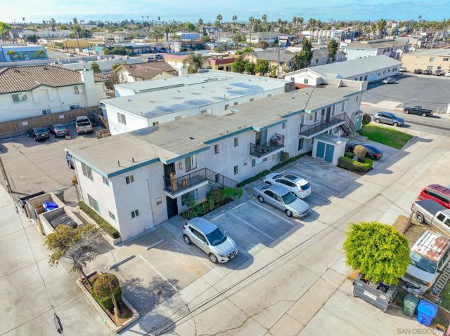 637 10th, Imperial Beach CA: https://media.crmls.org/mediaz/540da820-f275-4eb6-a0bb-a25eb2288df4.jpg