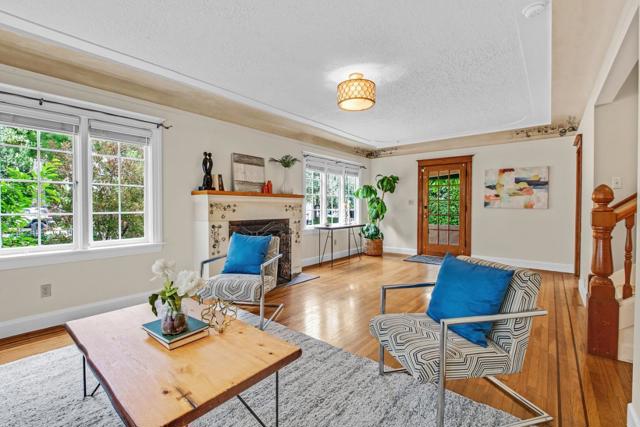 329 Pope Street, Menlo Park CA: https://media.crmls.org/mediaz/540dcfa3-f10b-4243-aae6-660f9acc24fa.jpg