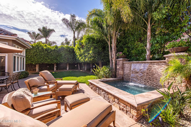 48 Golden Glen Drive, Simi Valley CA: https://media.crmls.org/mediaz/540de38f-198a-4992-89b2-f00513619b34.jpg