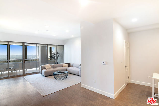 5670 Wilshire Boulevard, Los Angeles CA: https://media.crmls.org/mediaz/540f143d-fdc2-4ae2-b591-68ab5aa55cb0.jpg