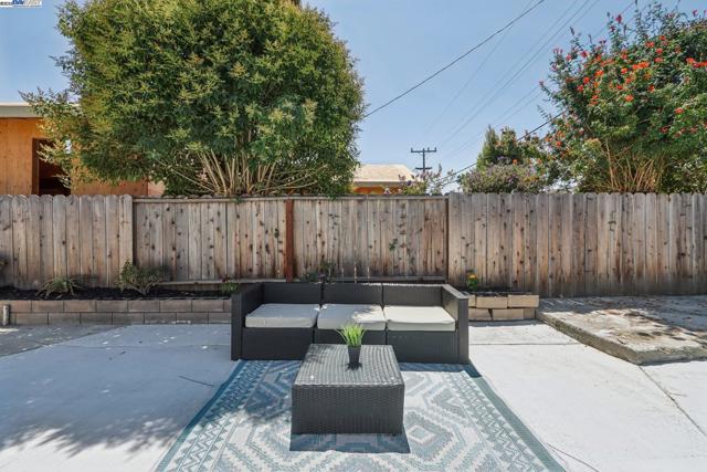 39681 Sundale Dr, Fremont CA: https://media.crmls.org/mediaz/540f3ae8-84cd-41e7-9cfb-012a2cca454e.jpg