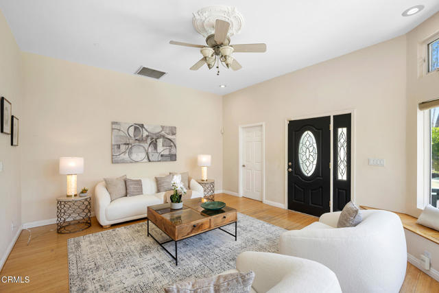 Detail Gallery Image 10 of 71 For 4917 Angeles Crest Hwy, La Canada Flintridge,  CA 91011 - 4 Beds | 3 Baths
