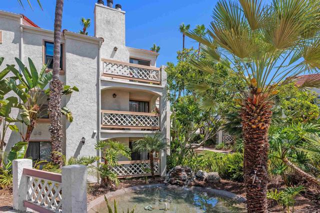 9342 Twin Trails Drive, San Diego CA: https://media.crmls.org/mediaz/5410c883-1df4-4acd-86c3-06ace4e17eb6.jpg
