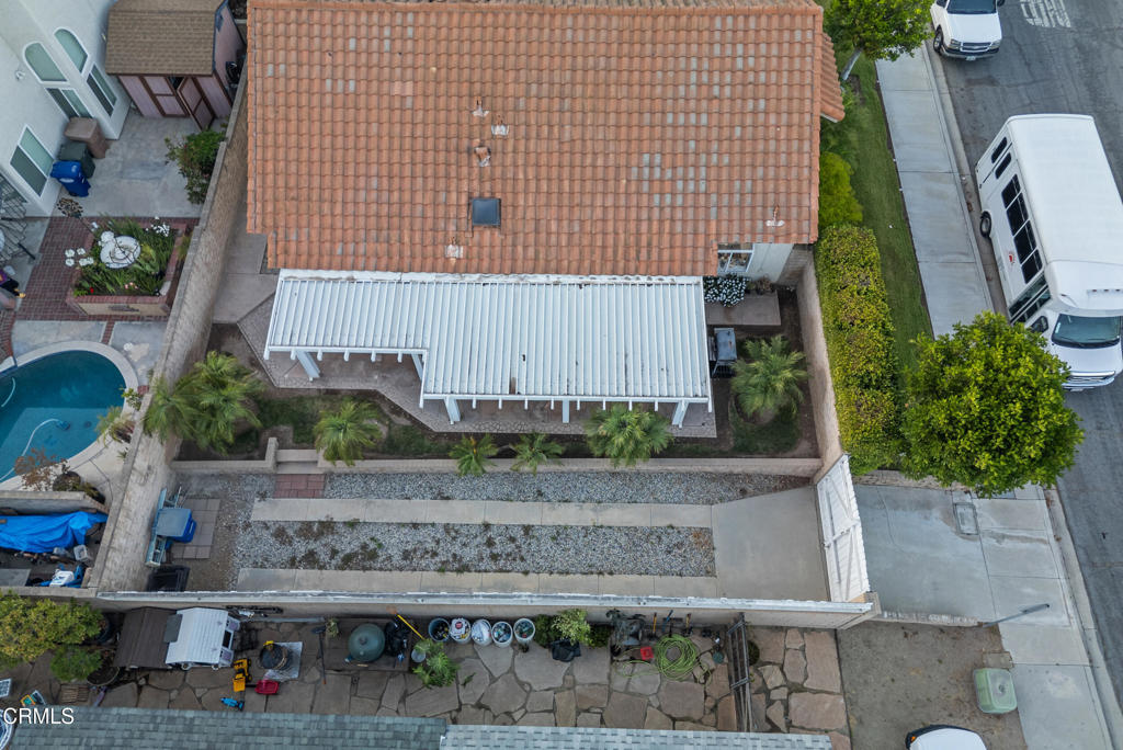 https://media.crmls.org/mediaz/5410fbe6-993b-49ad-8c76-18480f51dedf.jpg?preset=X-Large
