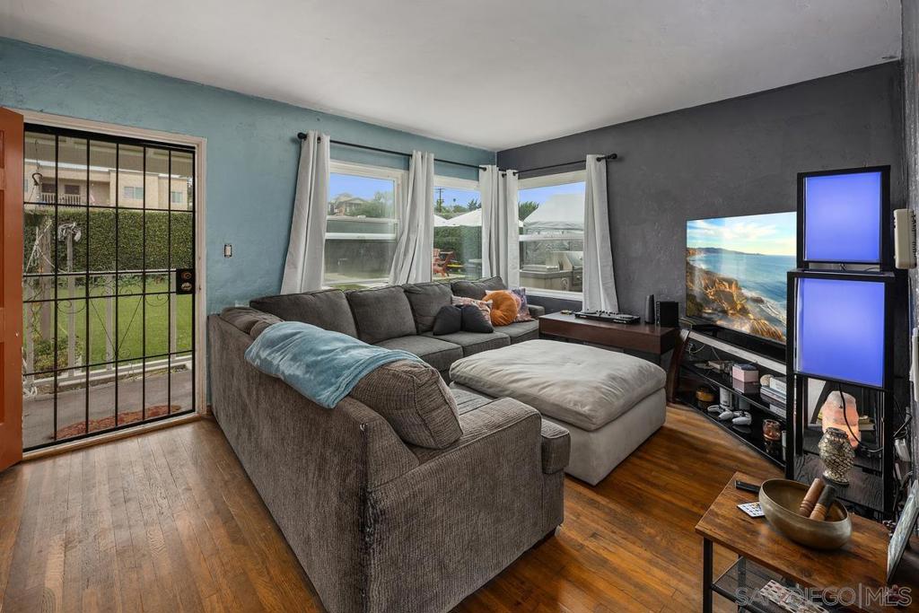 MLS #250035908SD img 6