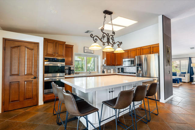 47845 Via Firenze, La Quinta CA: https://media.crmls.org/mediaz/54114b43-1113-48a6-8b26-427afc72414e.jpg